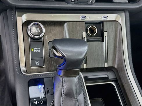 Used 2024 Lexus GX 550 w/ Accessory Package (Z1) AWD/4WD image 22