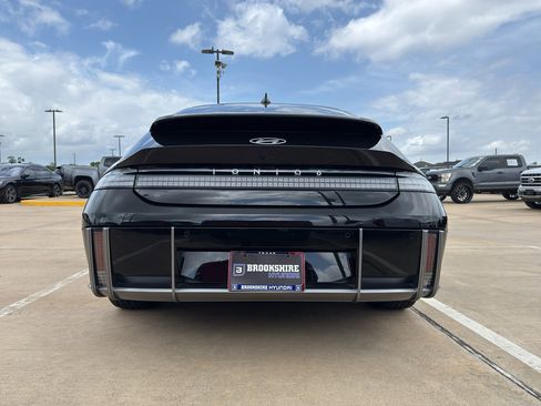 Used 2024 Hyundai Ioniq 6 SE RWD image 10