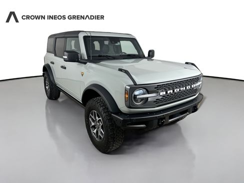 Used 2023 Ford Bronco Badlands AWD/4WD image 3