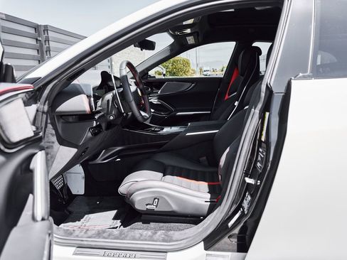 Used 2025 Ferrari Purosangue AWD/4WD image 44