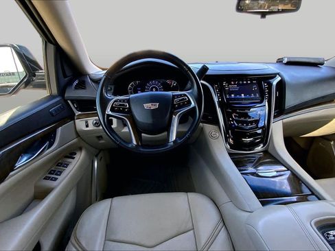 Used 2019 Cadillac Escalade Premium Luxury RWD image 6