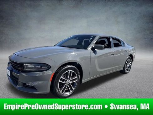 Used 2019 Dodge Charger SXT image 1