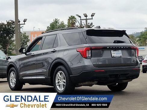 Used 2025 Ford Explorer Active RWD image 13