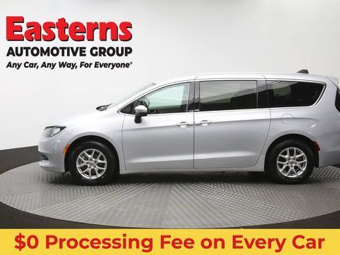 Used 2023 Chrysler Voyager LX FWD image 60