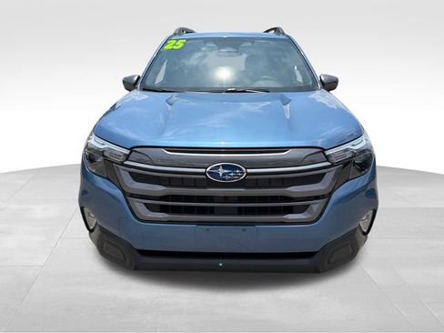 Certified 2025 Subaru Forester Premium w/ Convenience Package #1 AWD/4WD image 2
