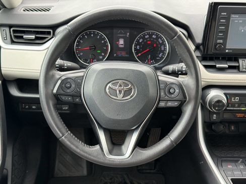 Used 2021 Toyota RAV4 XLE Premium FWD image 11