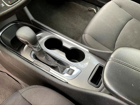 Used 2023 Chevrolet Malibu LT image 18