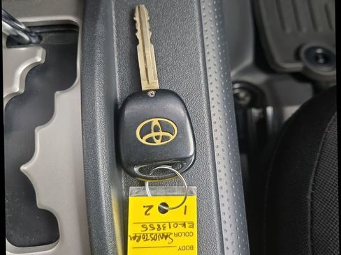 Used 2014 Toyota FJ Cruiser 2WD image 39