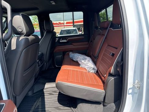 New 2026 GMC Sierra 2500 Denali Ultimate AWD/4WD image 14