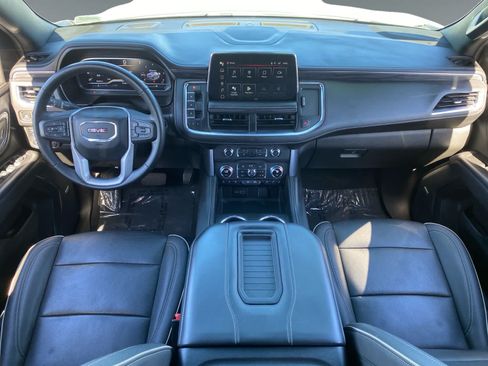 Used 2023 GMC Yukon SLT w/ SLT Premium Package AWD/4WD image 10