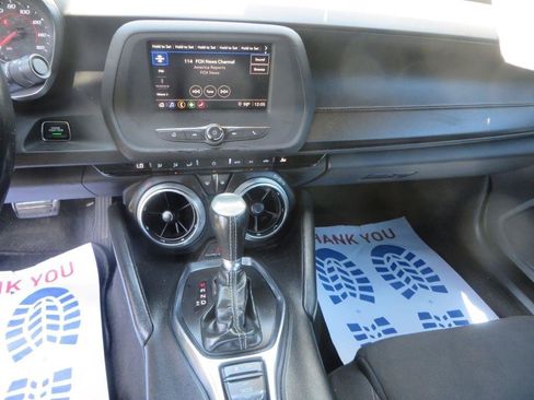 Used 2022 Chevrolet Camaro LT RWD image 18