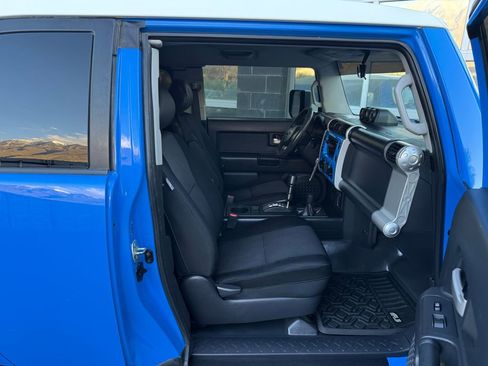 Used 2008 Toyota FJ Cruiser 4WD image 19