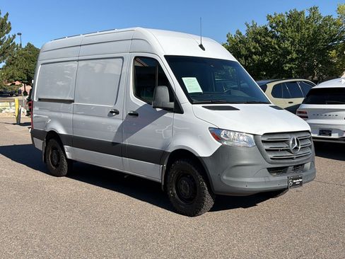 Used 2022 Mercedes-Benz Sprinter 2500 image 7