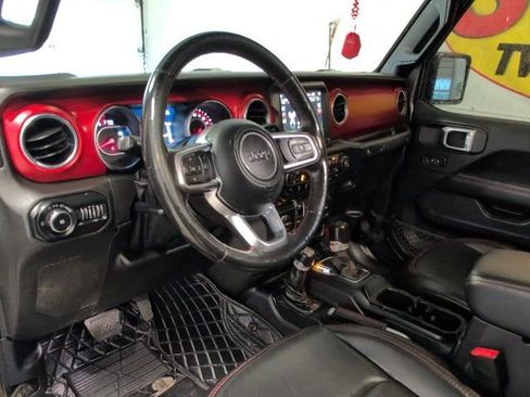 Used 2019 Jeep Wrangler Unlimited Rubicon w/ Dual Top Group AWD/4WD image 13