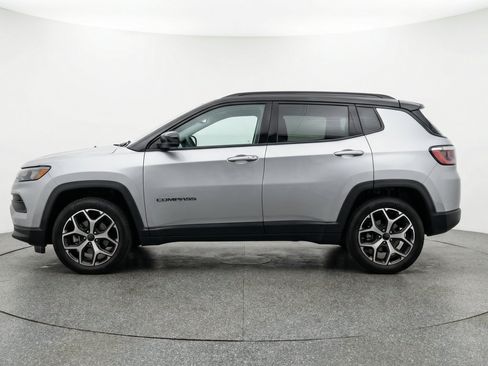 Used 2025 Jeep Compass Limited AWD/4WD image 5