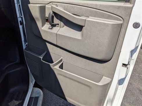 Used 2024 GMC Savana 2500 w/ Driver Convenience Package image 16