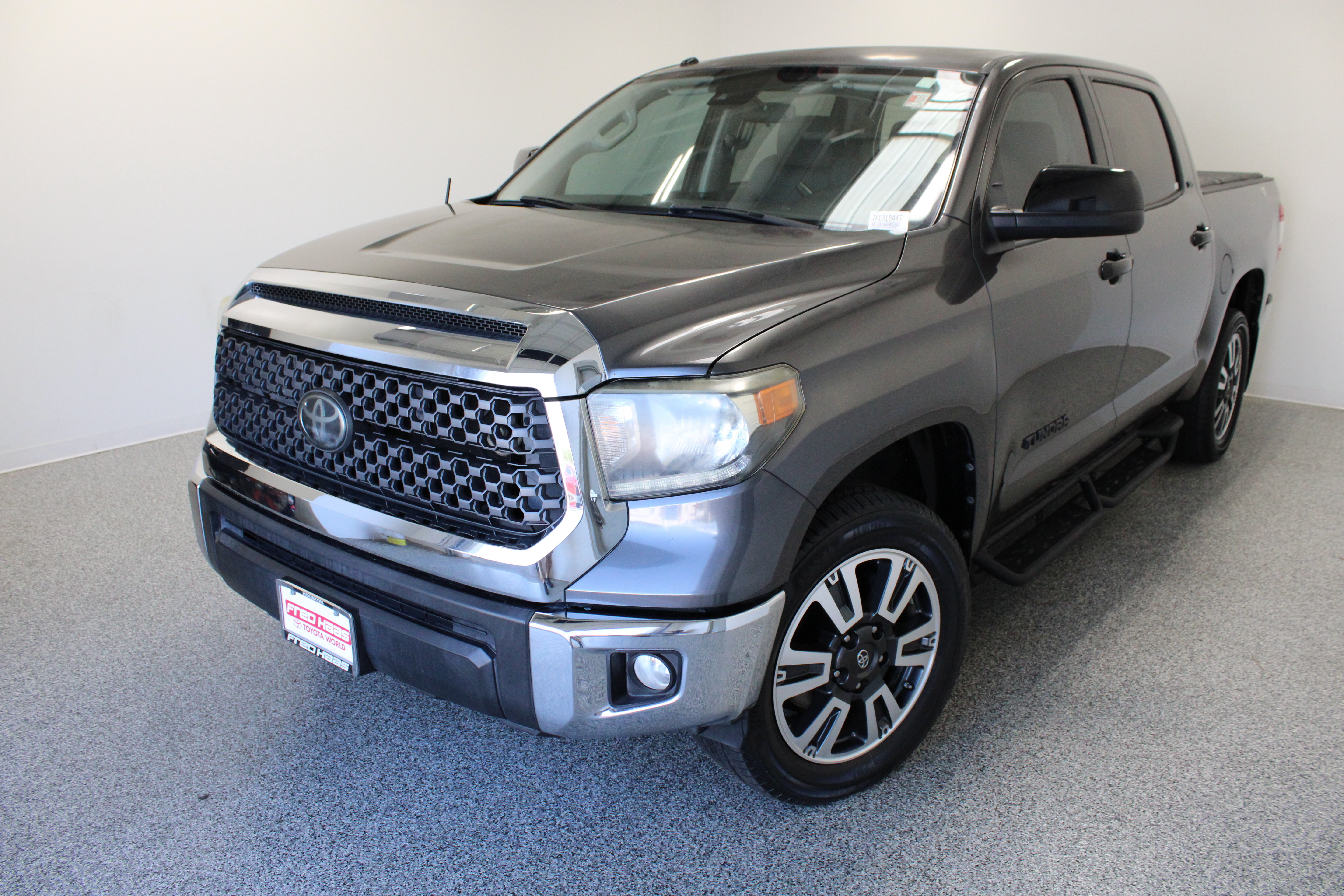 Used 2018 Toyota Tundra SR5 RWD image 2