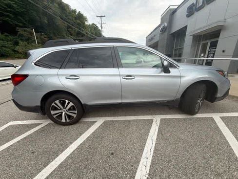 Used 2018 Subaru Outback 2.5i Limited AWD/4WD image 4