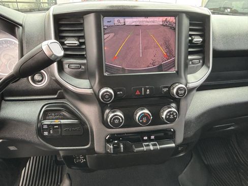 Used 2022 RAM 2500 Big Horn w/ Cold Weather Group AWD/4WD image 17
