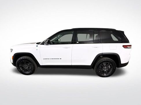 Used 2024 Jeep Grand Cherokee Trailhawk image 4