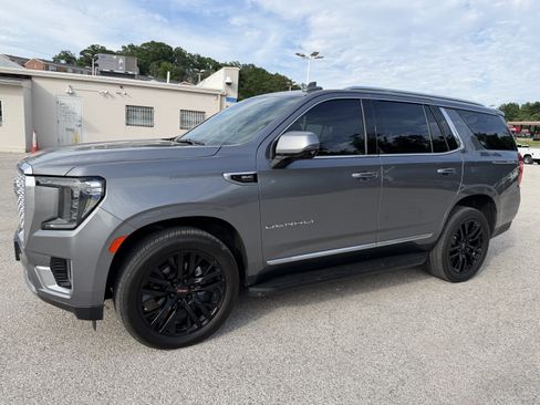 Used 2022 GMC Yukon Denali AWD/4WD image 3