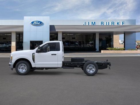 New 2026 Ford F350 XL w/ XL Chrome Package RWD image 3