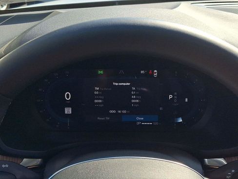 Certified 2025 Volvo S60 B5 Plus AWD/4WD image 20