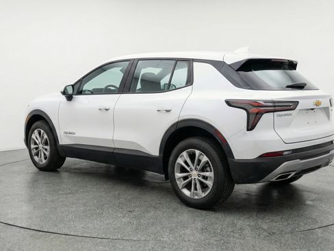 Used 2025 Chevrolet Equinox LT image 6