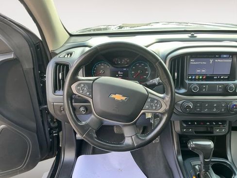 Used 2019 Chevrolet Colorado Z71 image 12