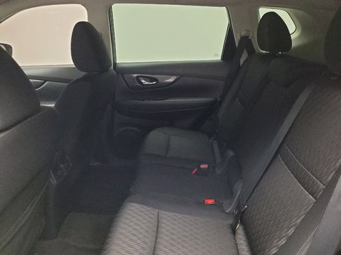 Used 2017 Nissan Rogue SV AWD/4WD image 18