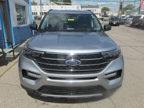 Used 2024 Ford Explorer XLT w/ Equipment Group 202A AWD/4WD image 2