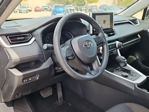 Used 2024 Toyota RAV4 LE AWD/4WD image 10