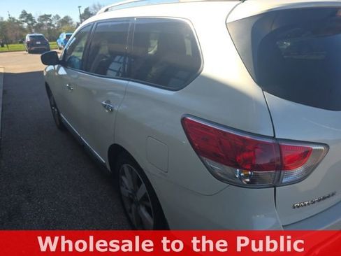 Used 2016 Nissan Pathfinder Platinum AWD/4WD image 3