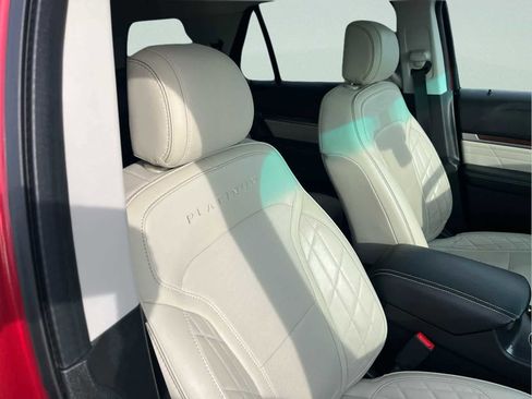 Used 2017 Ford Explorer Platinum image 16