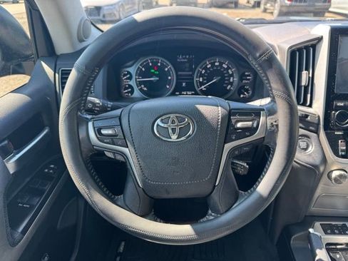 Used 2016 Toyota Land Cruiser AWD/4WD image 22