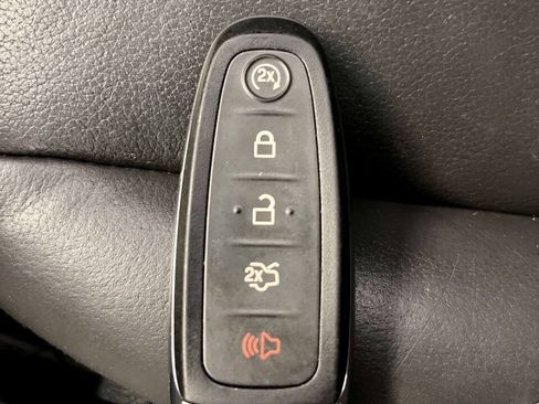 Used 2015 Ford C-MAX Energi SEL w/ Equipment Group 303A FWD image 11
