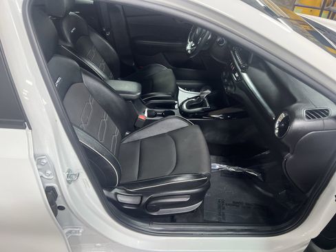 Used 2021 Kia Forte GT-Line image 28