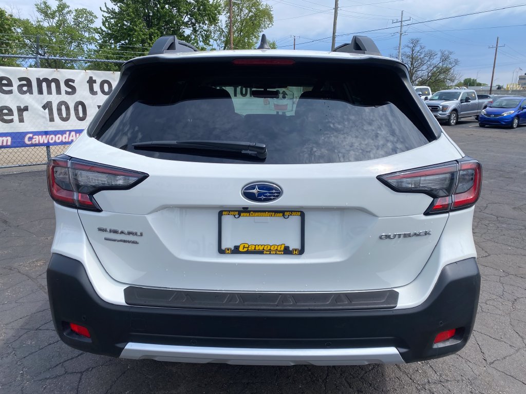 Used 2023 Subaru Outback Limited AWD/4WD image 3