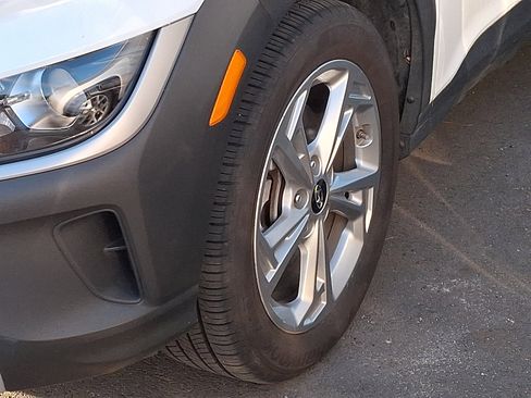 Used 2023 Hyundai Kona SEL AWD/4WD image 10