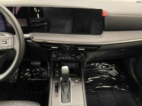 New 2026 Nissan Kicks SV w/ SV Premium Package AWD/4WD image 9