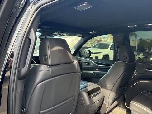 Used 2023 Cadillac Escalade ESV Sport w/ LPO, ONYX Package image 8