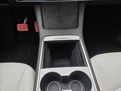 Used 2021 Tesla Model Y Long Range image 30