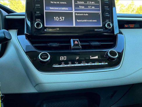 Used 2022 Toyota Corolla LE FWD image 31