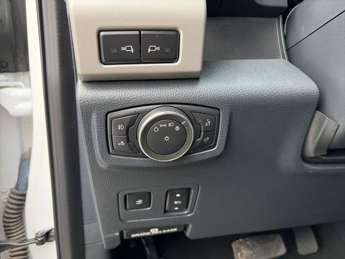 Certified 2022 Ford F250 Lariat w/ Black Appearance Package AWD/4WD image 24
