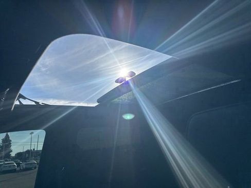 Used 2021 GMC Yukon Denali w/ Denali Premium Package image 20