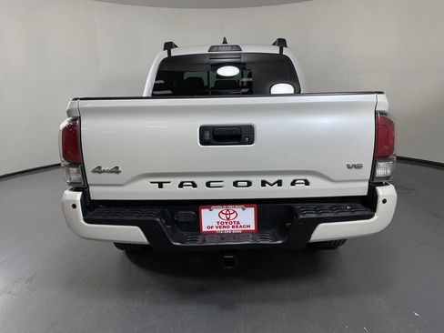 Certified 2022 Toyota Tacoma Limited image 5