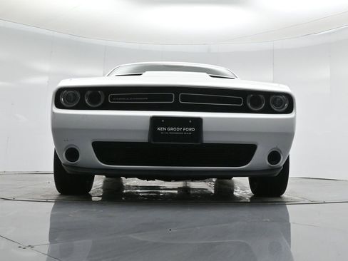 Used 2020 Dodge Challenger SXT image 41