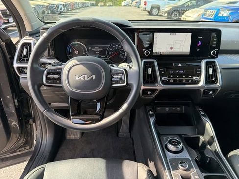 Used 2023 Kia Sorento EX image 19
