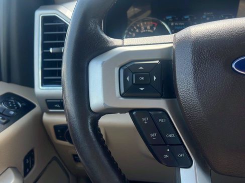 Used 2019 Ford F150 Lariat w/ Equipment Group 502A Luxury AWD/4WD image 18
