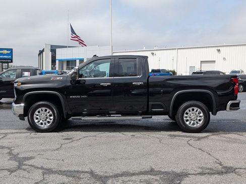 Used 2024 Chevrolet Silverado 2500 LTZ w/ LTZ Plus Package AWD/4WD image 9